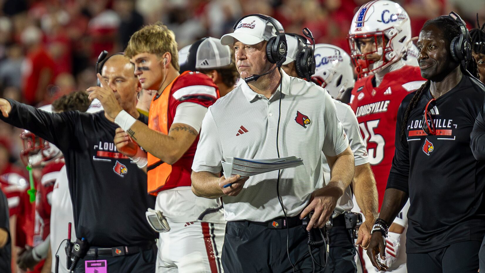 College Football Matchup: Louisville Cardinals Face NC State Wolfpack Amid Quarterback Injury Concerns