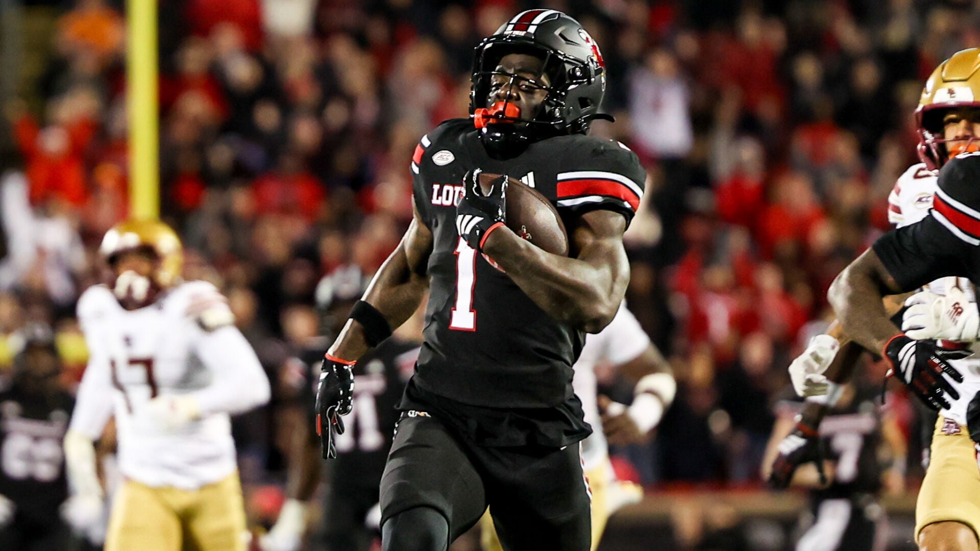 Louisville, Syracuse Preview Centers on JMA Wireless Dome Matchup