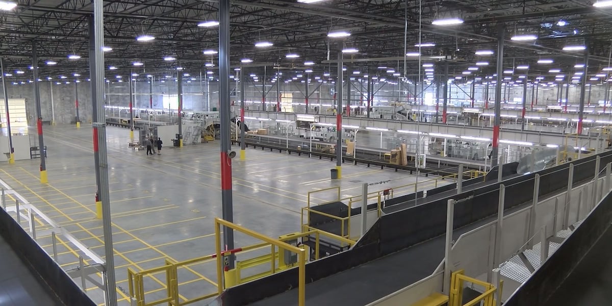 Fedex Factory FedEx building new facility, bringing over 400 jobs to Indiana