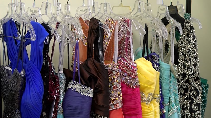 Project Prom 2026 offers $10 prom dresses, free event for local teens Project Prom 2026 offers $10 prom dresses, free event for local teens