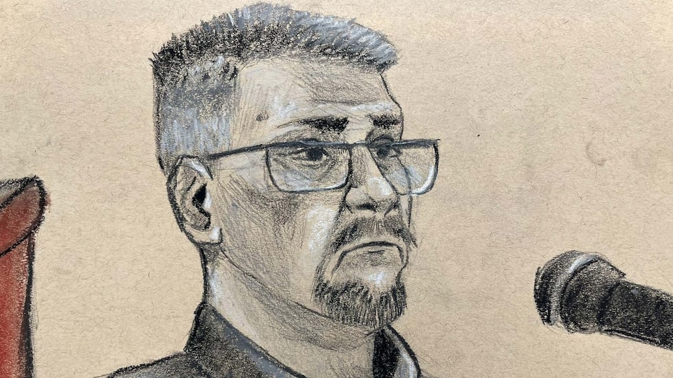 Steven Lawson testificó el día 4 de su juicio por conspiración para asesinar y manipular ...