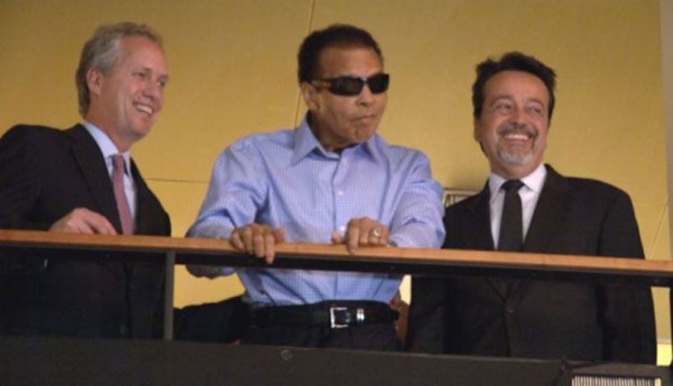 Mayor Greg Fischer, Muhammad Ali and President of HBO Films Len Amato