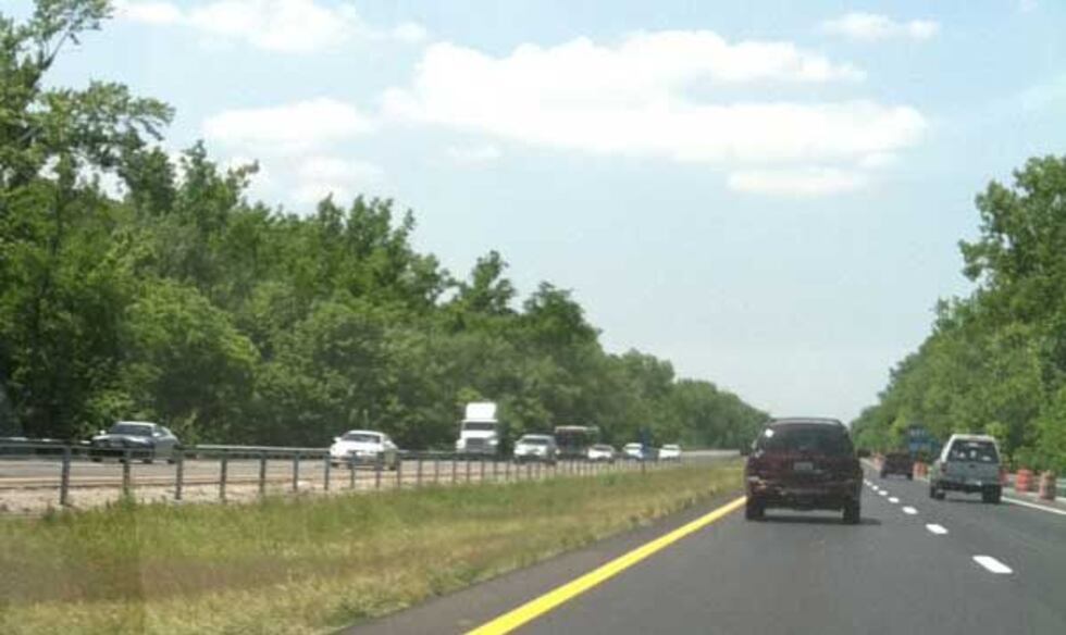 Traffic flowing in both northbound I-71 lanes