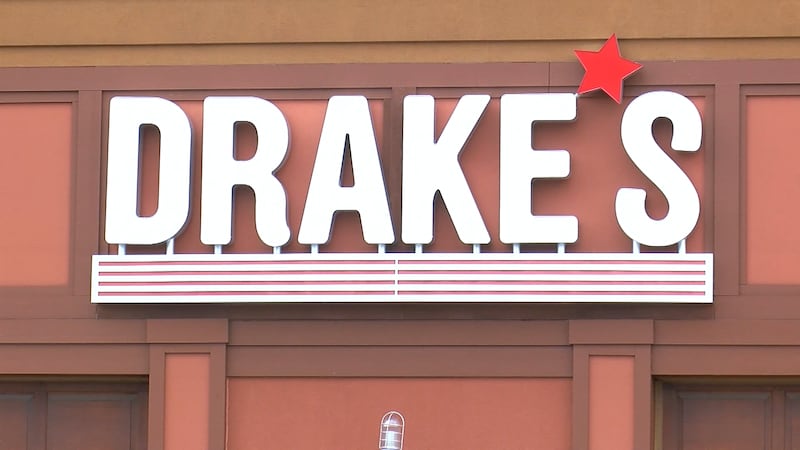 Jeffersonville Drake’s hosts grand opening ribbon cutting event
