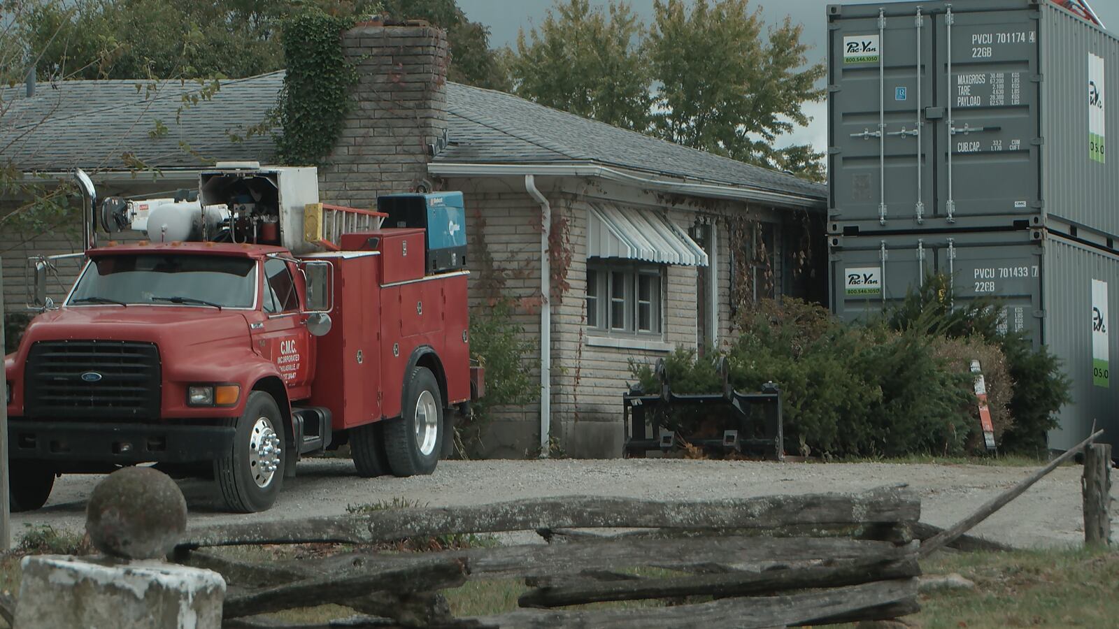 EPA demolition work continues on Applegate Lane house