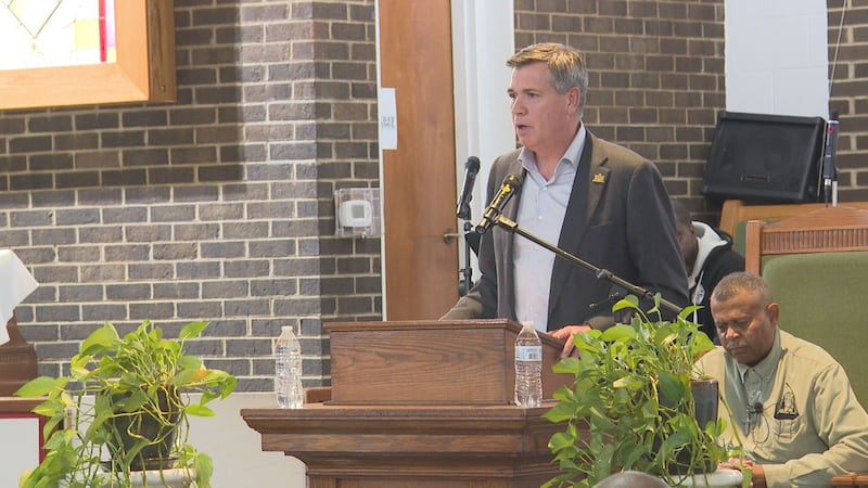 Frankfort Mayor Layne Wilkerson speaks at vigil