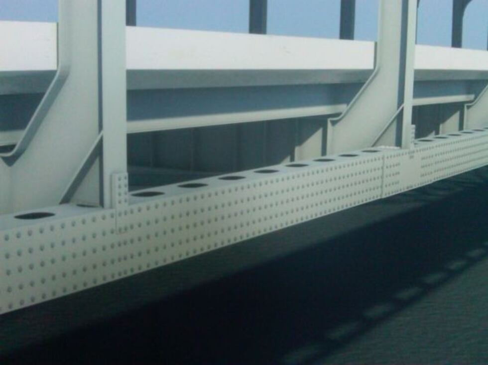 The external plates that will be added to the ties.