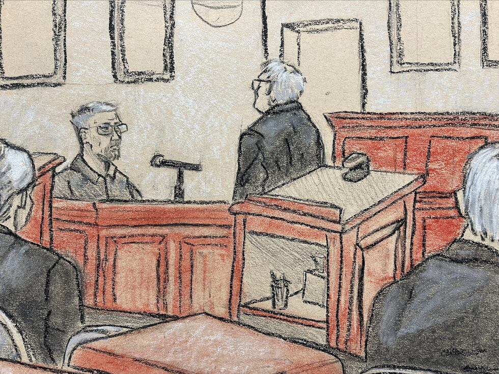 Steven Lawson testificando el día cuatro de su juicio en relación con la desaparición de ...