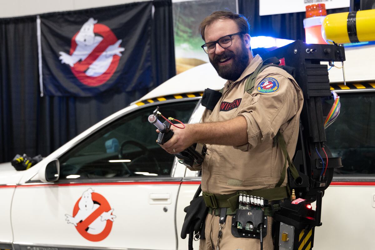 preloaded gallery image