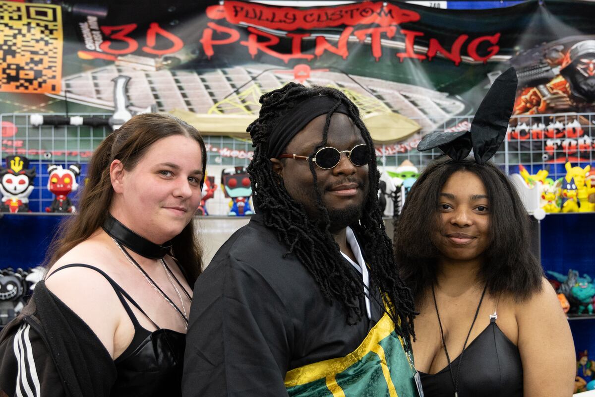 preloaded gallery image