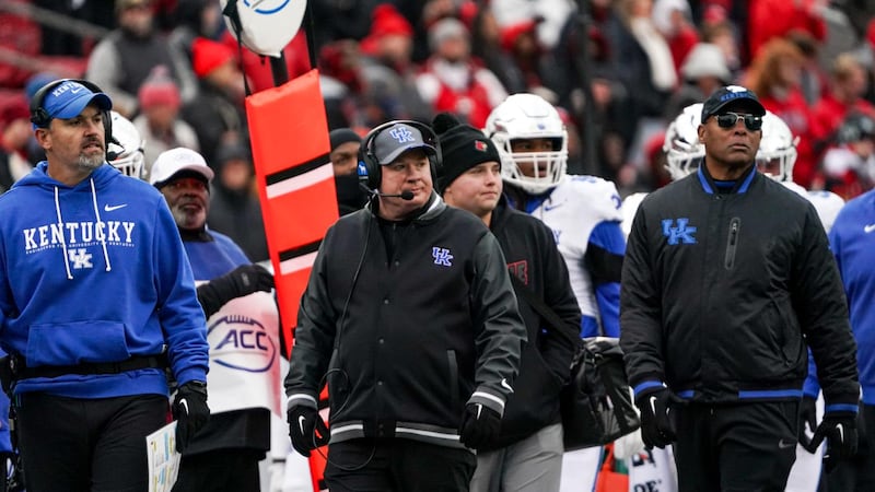 University of Kentucky fires Mark Stoops after 13-year tenure