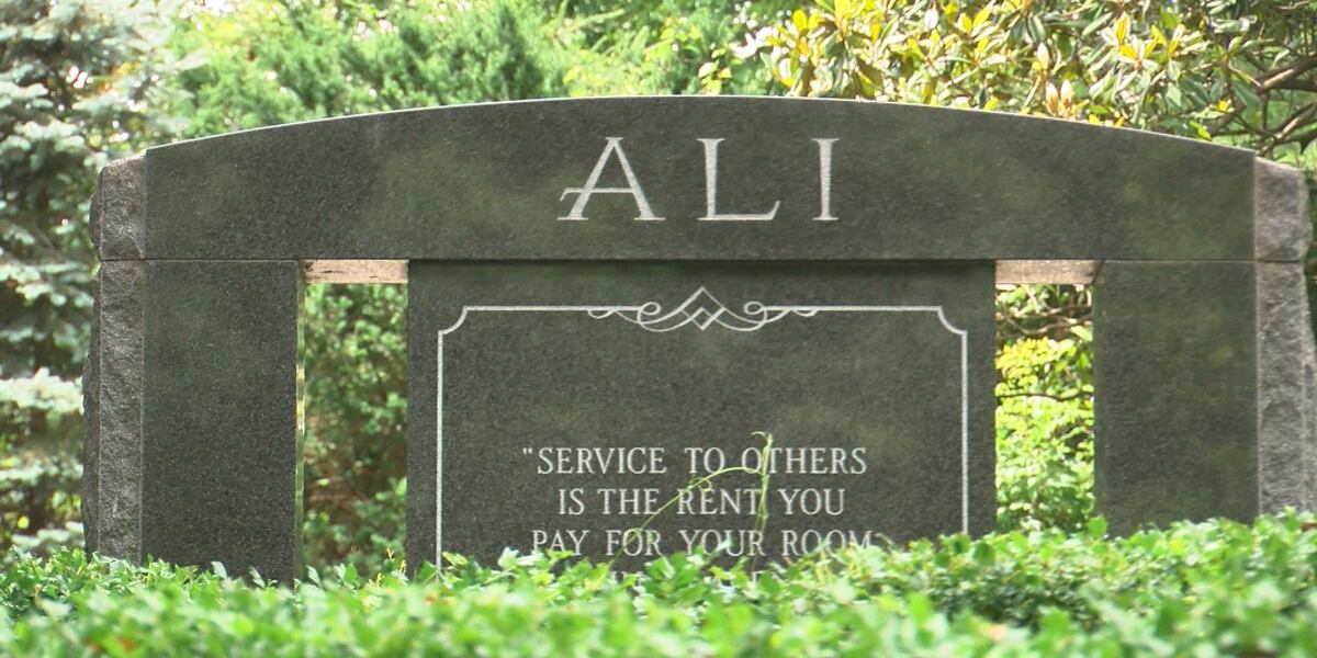 Muhammad Ali honored on 9th anniversary of boxing legend's death