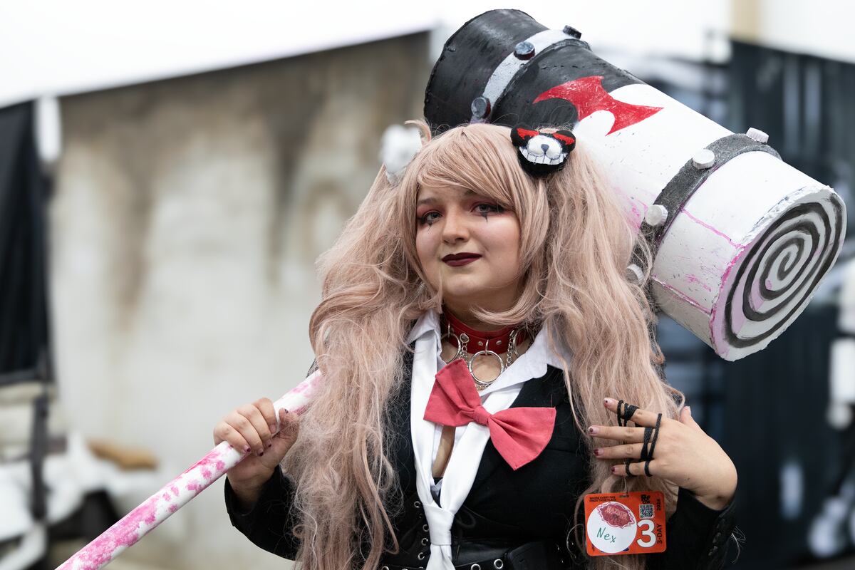 preloaded gallery image