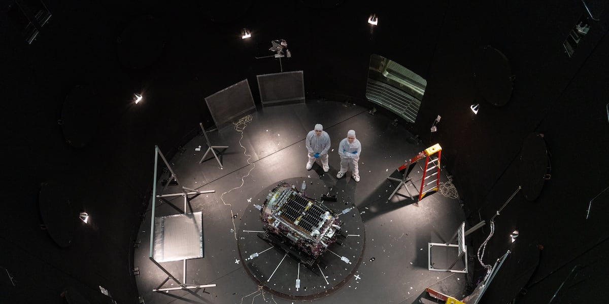 Photo: Wave3 NASA Swift Observatory Rescue Mission Faces Hurdles After Spacecraft Spins